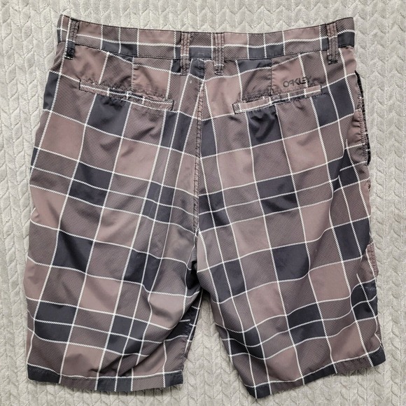 Oakley Board Shorts Mens Size 38 Gray Black Plaid Swim Trunks Amphibian - Picture 10 of 13